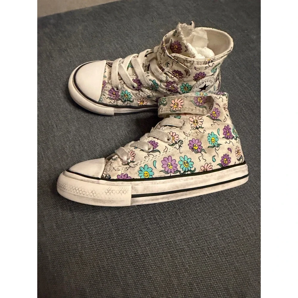 Converse Chuck Taylor All Star Infant 9 Smiley Flower High Top Sneakers 771601F